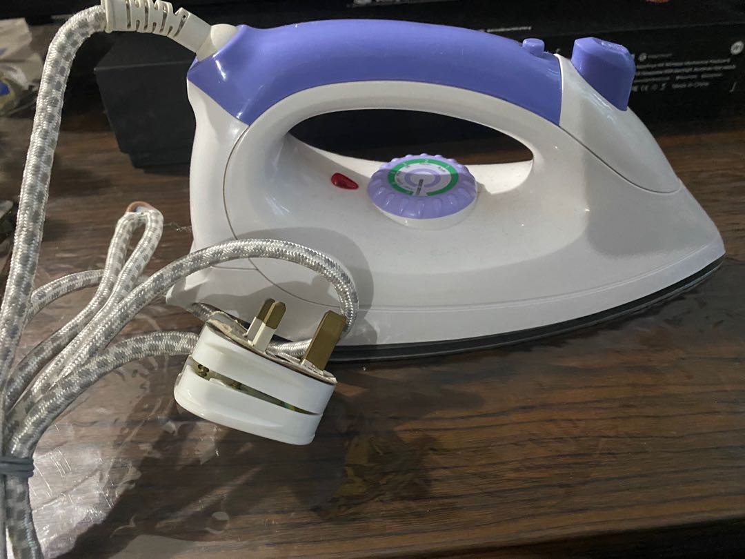 Black Decker iron, TV & Home Appliances, Irons & Steamers on Carousell