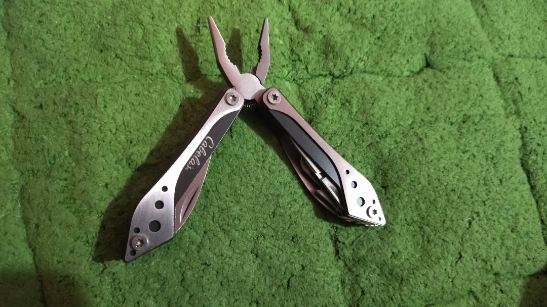Cabelas swiss army knife store
