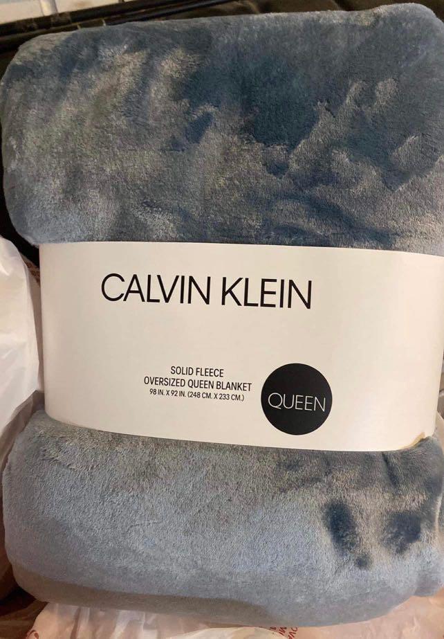 Calvin klein Queen size blanket, Furniture & Home Living, Bedding & Towels  on Carousell