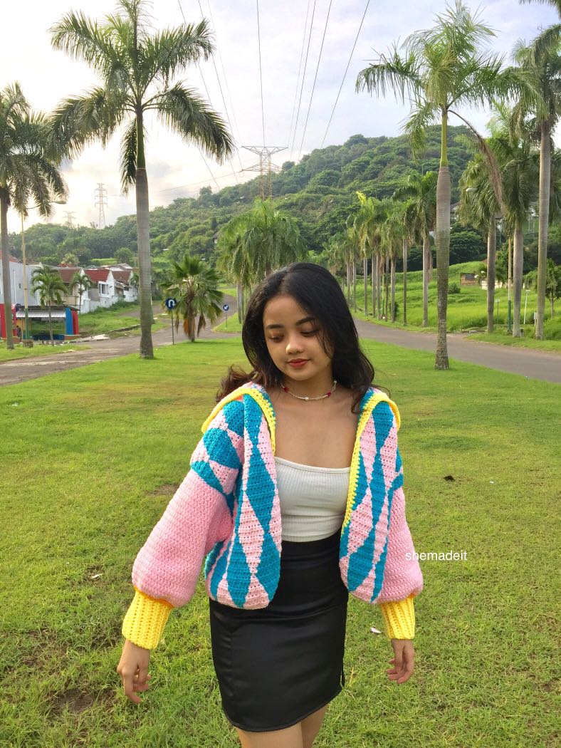 CARDIGAN RAJUT CROCHET HOWL MOVING CASTLE COSPLAY THE STARBOY COAT cardigan-rajut-crochet-howl-moving-castle-cosplay-the-starboy-coat
