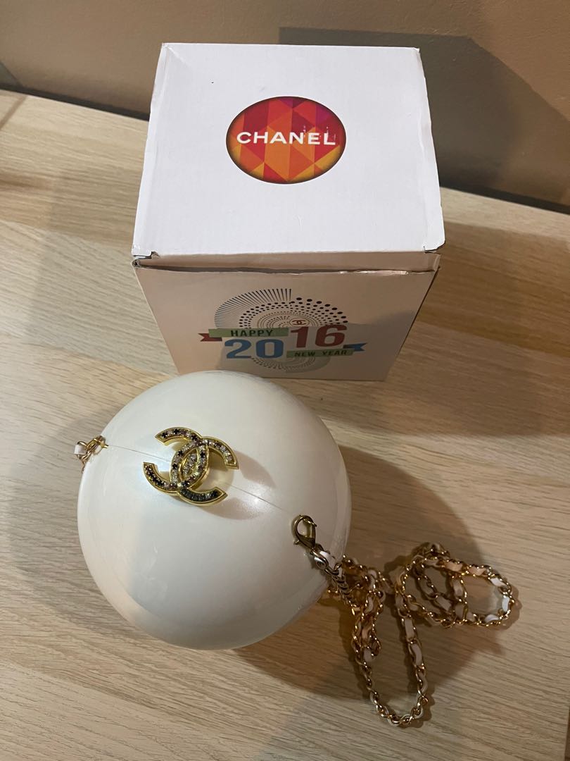Chanel ball bag “VIP gift Dubai exclusive”, Women's Fashion, Bags &  Wallets, Shoulder Bags on Carousell