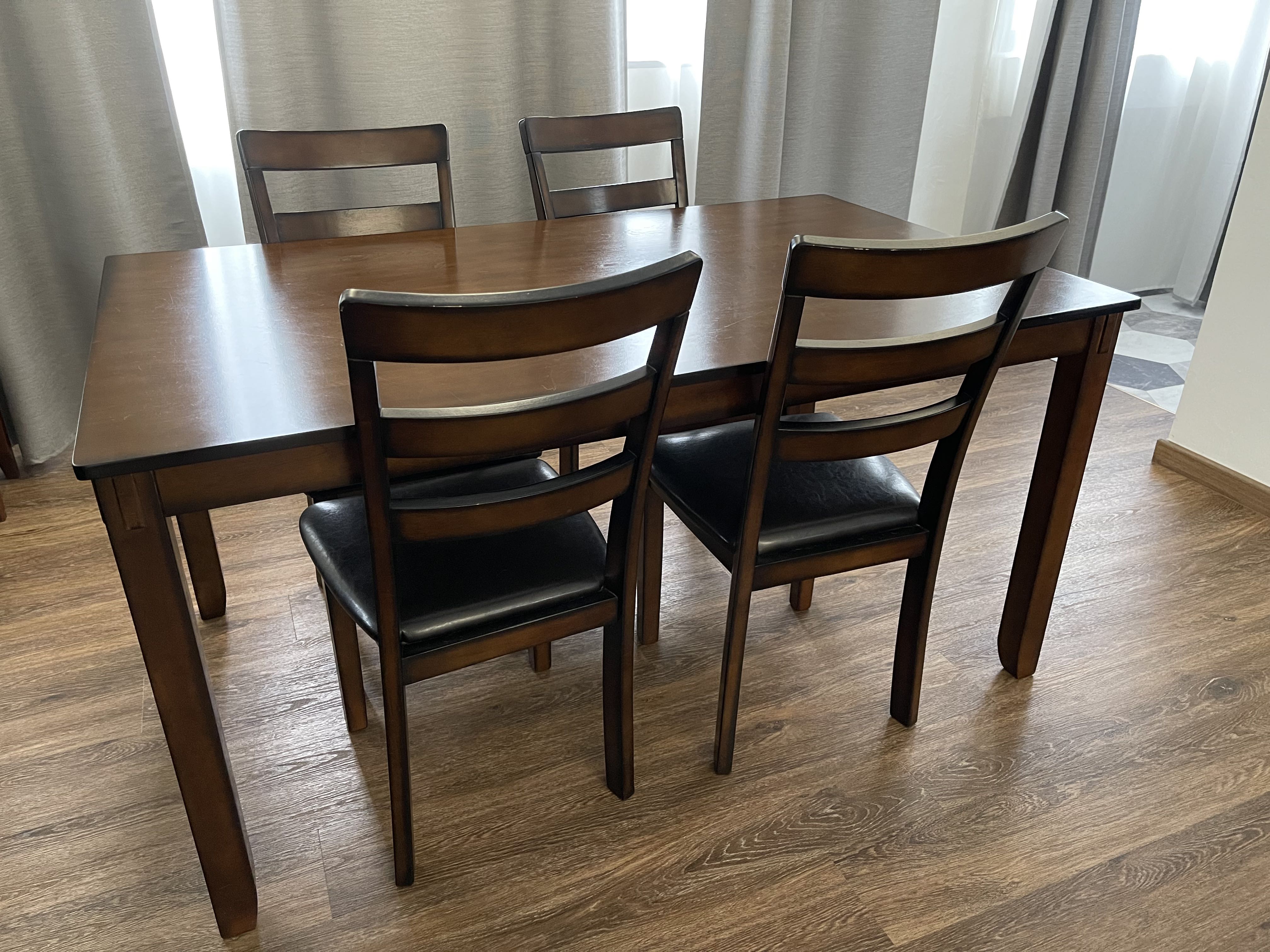 coviar dining room table and chairs