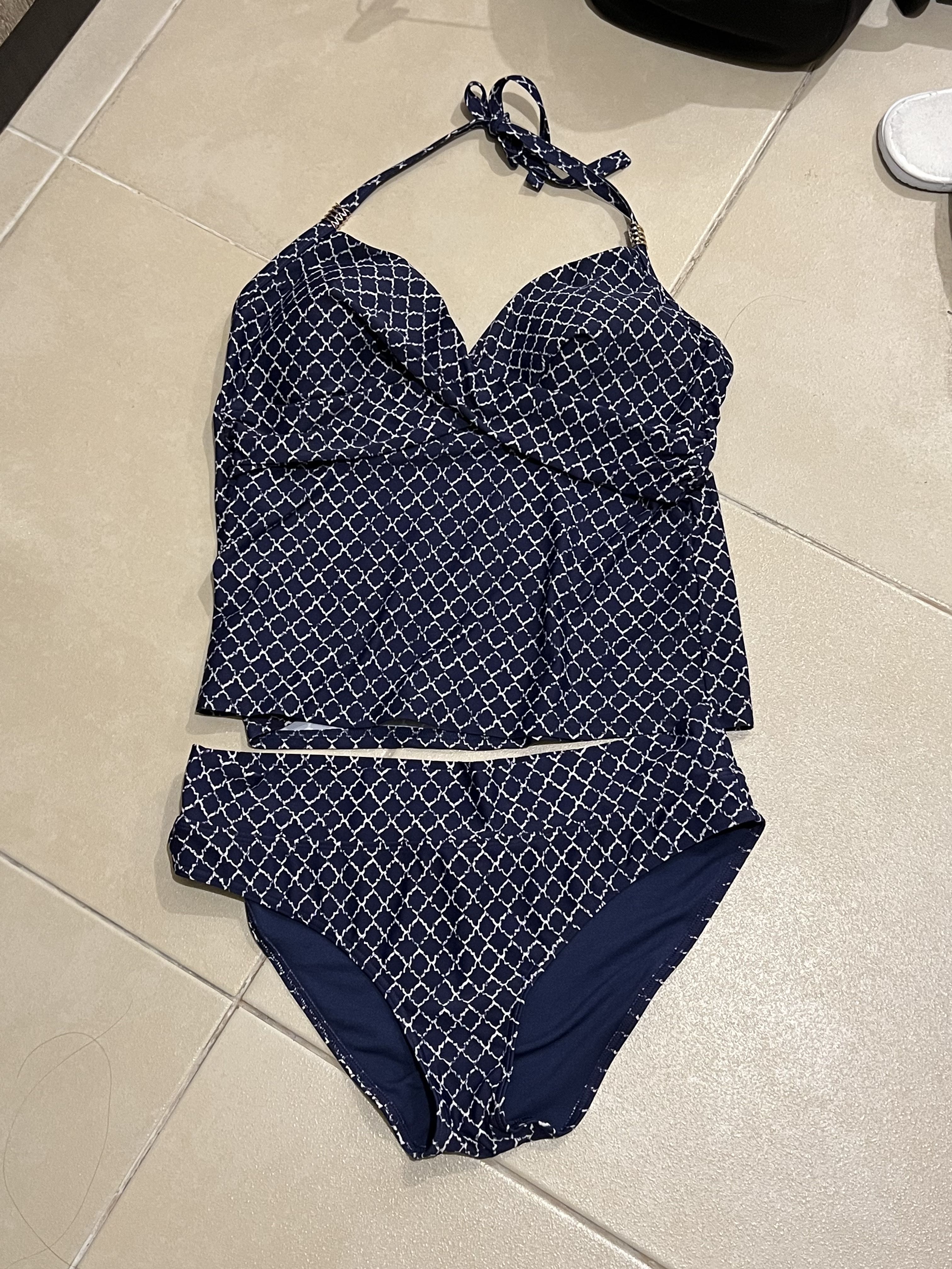 Debenhams 2 piece swimsuit bikini, Women's Fashion, Swimwear, Bikinis