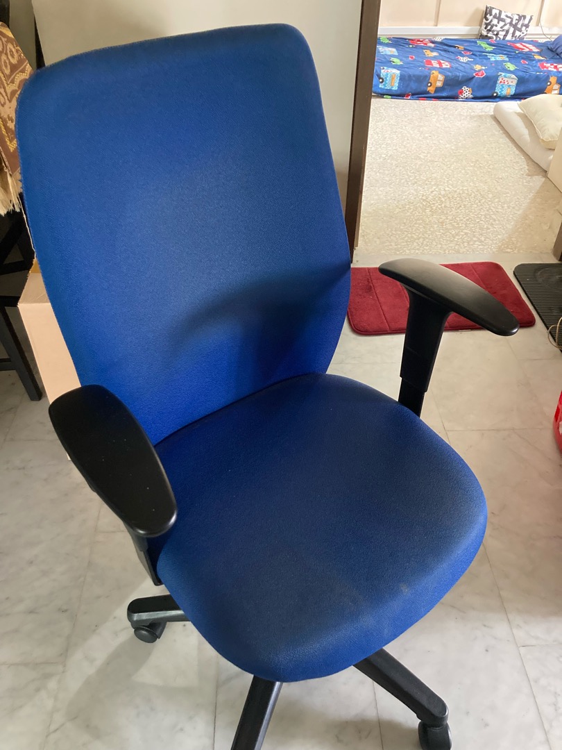 Ergonomic Benel office chair in good working condition with hydraulic ...