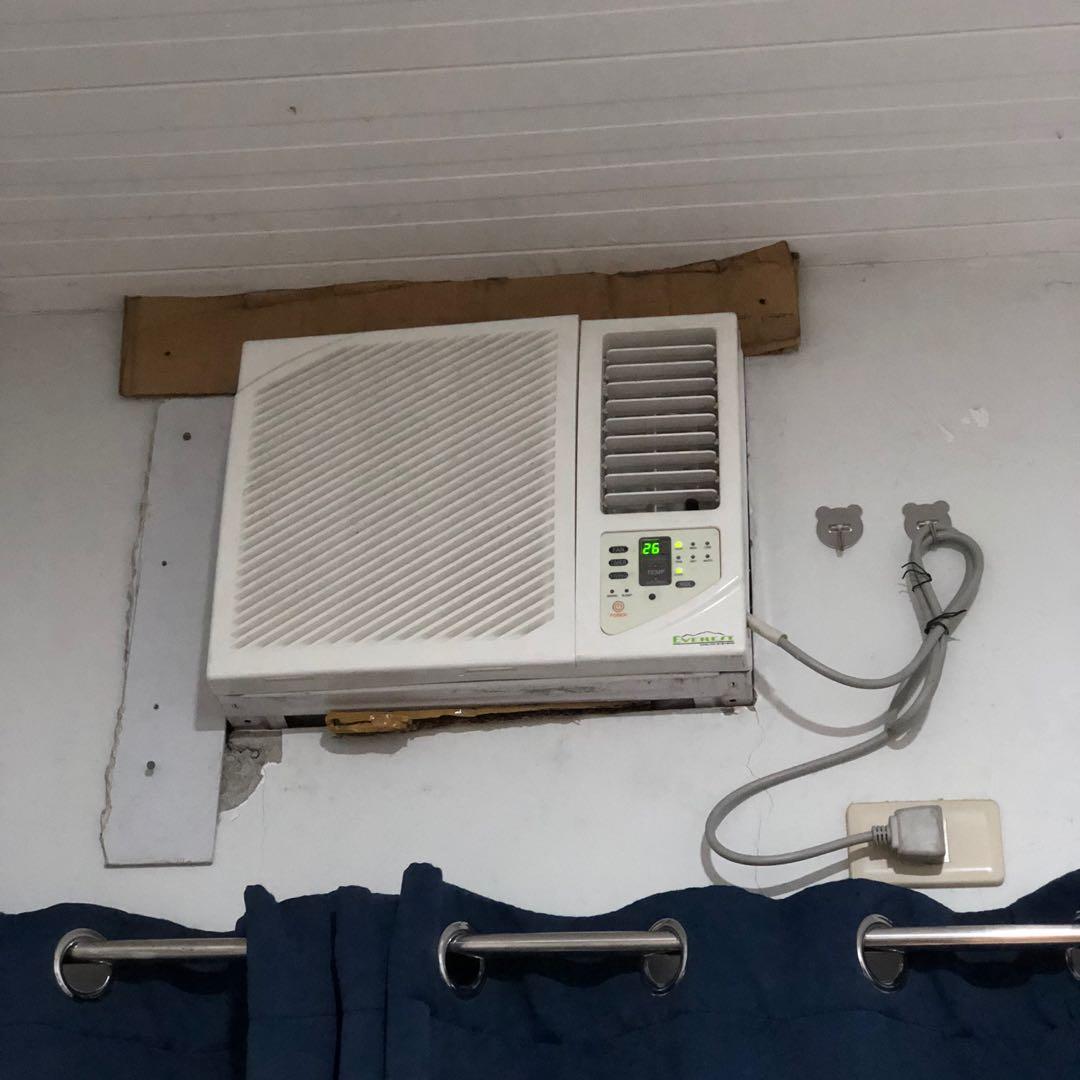 Everest Aircon 1HP air condition unit window type noninverter, TV