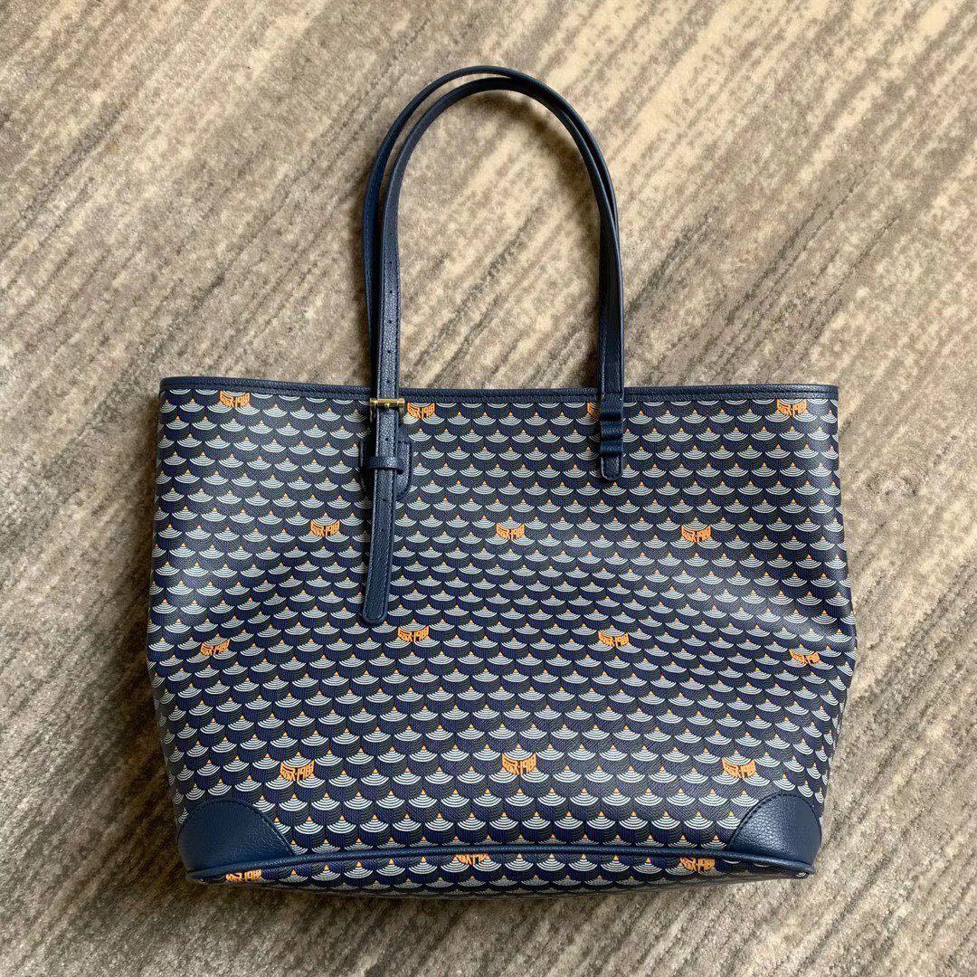 Faure Le Page Daily Battle Tote in NAVY (PM SIZE), Luxury, Bags & Wallets  on Carousell