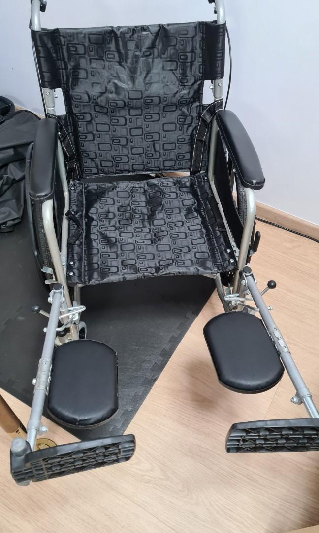 Foldable wheelchair with leg rest, Health & Nutrition, Assistive