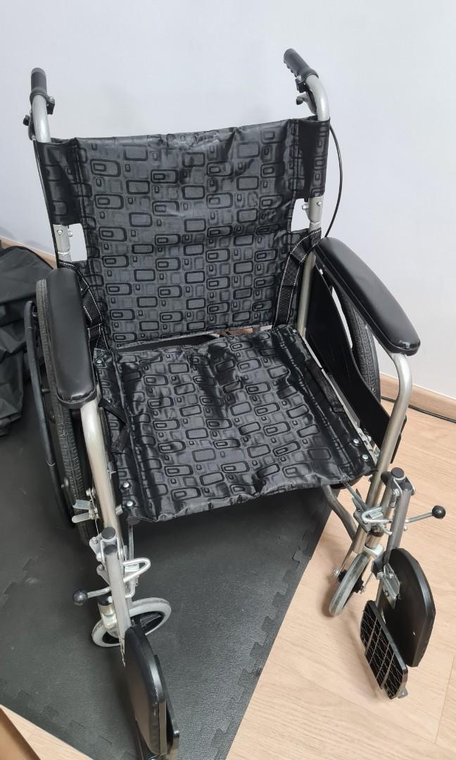 Foldable wheelchair with leg rest, Health & Nutrition, Assistive