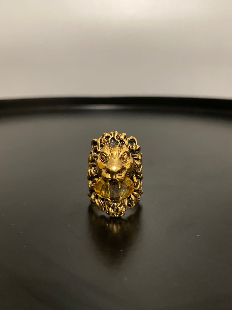 Gucci lion online ring gold