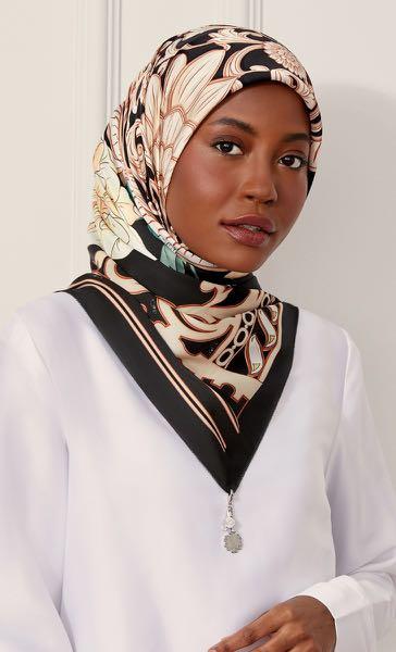 DUCK SQUARE SCARF HERITAGE DUCK IN DALI Women s Fashion