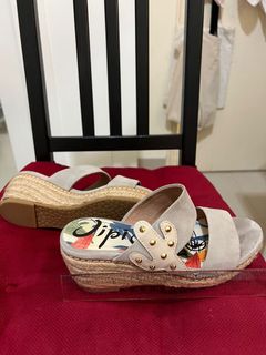 （分類：）位於 。 由 avels 提交（商品編號 1176252481，圖片 1）。簡介： 。