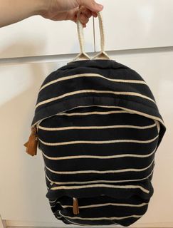 (Category: ) located in . Submitted by ash.closet (Listing ID 1176324232, Image 1). Description: .