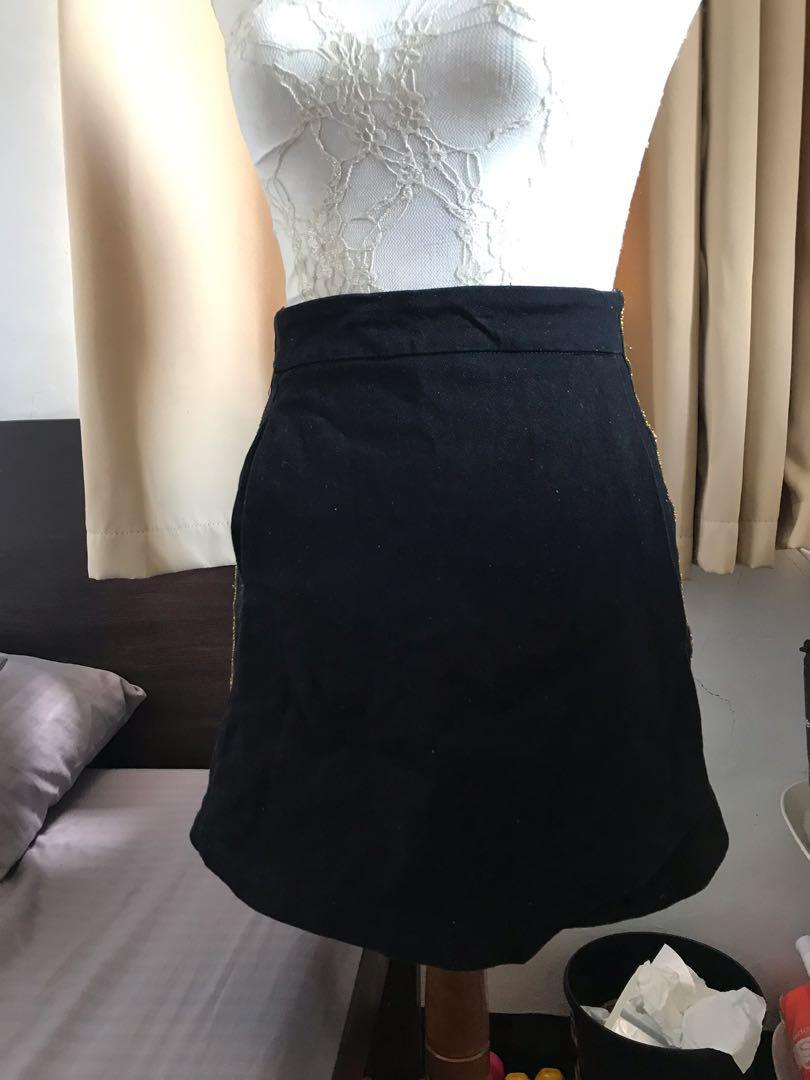 Kasheica skirt (Category: Skirts) located in Makati City. Submitted by gwentra (Listing ID 1176319386, Image 1). Description: One of my favs Fit small to semi medium Available shopee checkout Available same day delivery .
