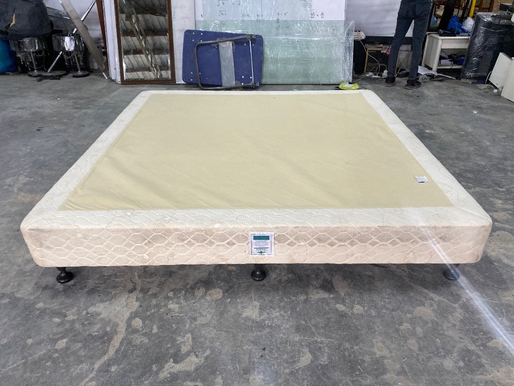 KING KOIL Queen Size Divan Bed Frame White Colour / KING KOIL Rangka