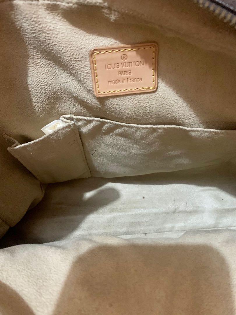LV Monogram Canvas Manhattan GM Bag (Category: Luxury Bags & Wallets) located in Binan City. Submitted by de.clutterbyM (Listing ID 1176430175, Image 2). Description: LV Monogram Canvas Manhattan GM Bag -with dust bag -bought in Shopesville -needs cleaning 📍Binan, Laguna 📍No Shopee checkout 📍Shipping via LBC or Lalamove.