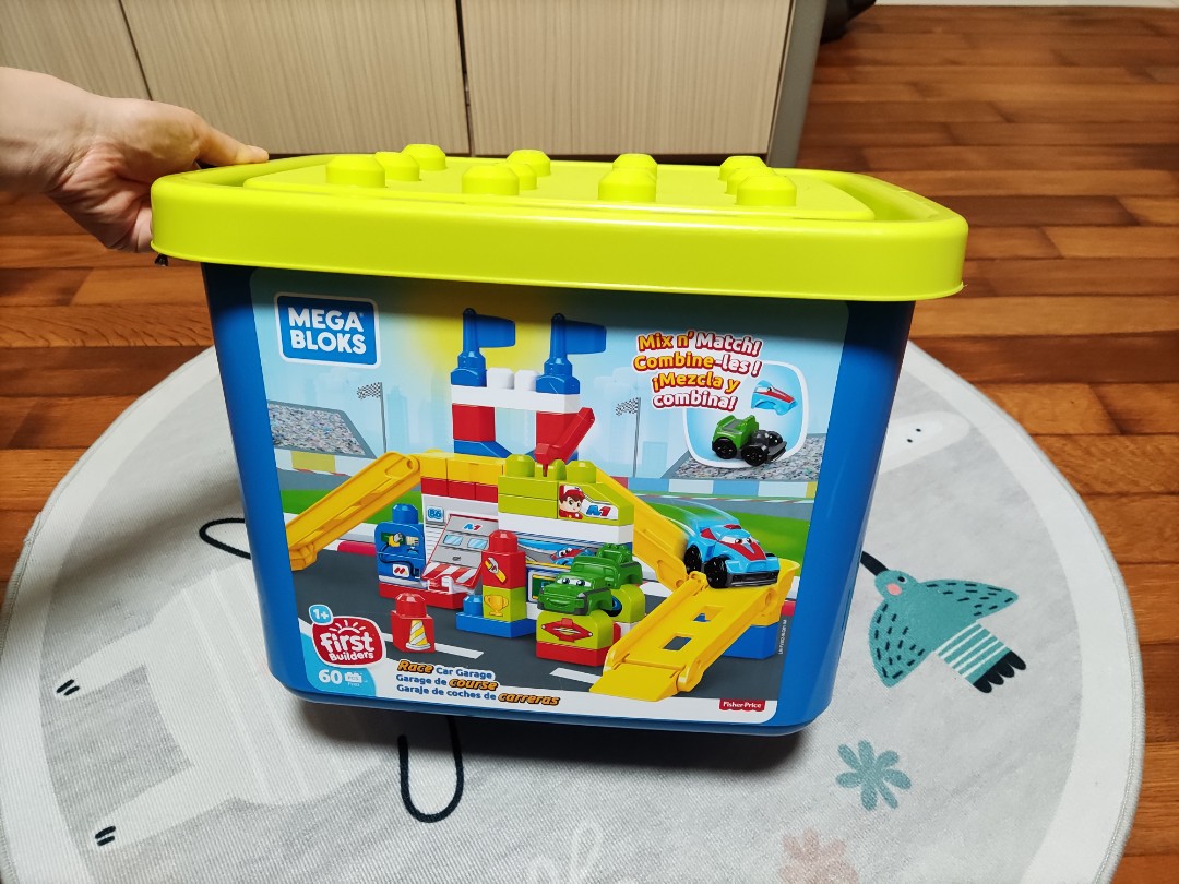 Mega bloks shop race car garage