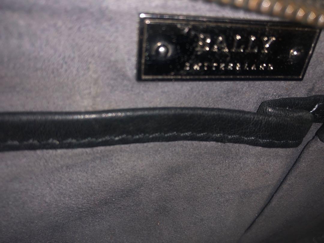 Men's Bally Leather Clutch Bag (Category: Luxury Bags & Wallets) located in Quezon City. Submitted by jhenreiner (Listing ID 1176302910, Image 1). Description: Used Bally Bag Pure Leather Bag zipped all around w card and check pocket.