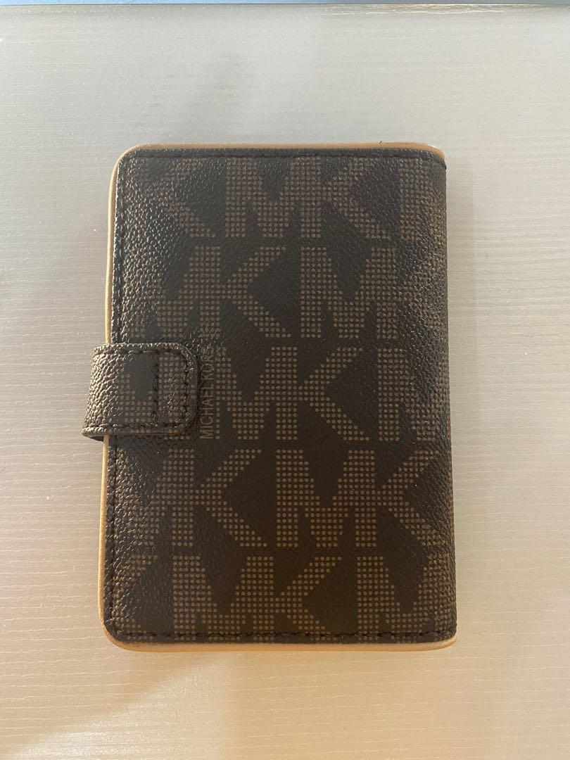 Michael Kors Jet Set Passport Holder, Women's Fashion, Bags & Wallets