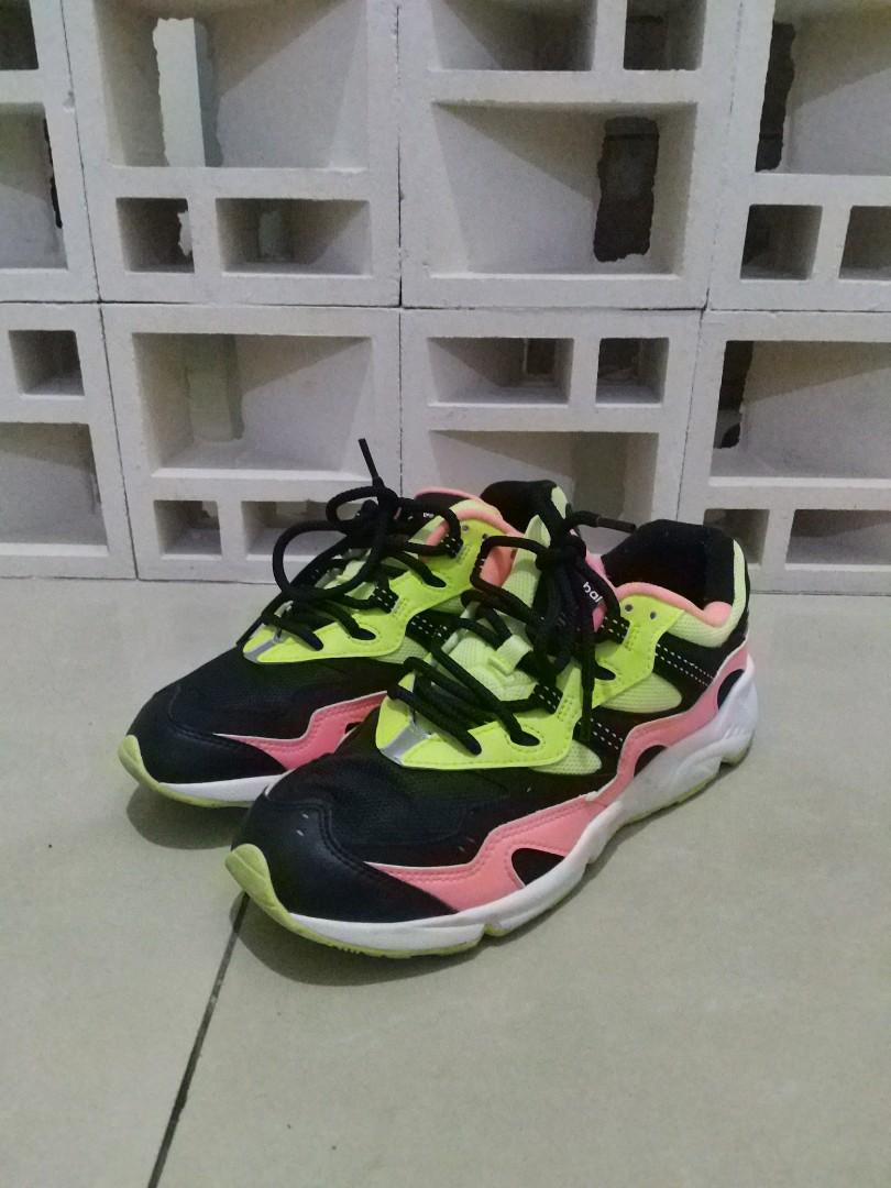 New Balance 850 Kahwi Sale very good condition Original Fesyen