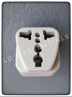 OMNI
Universal Travel Adapter Plug
Adaptor Outlet Socket
MODEL# WUA 002