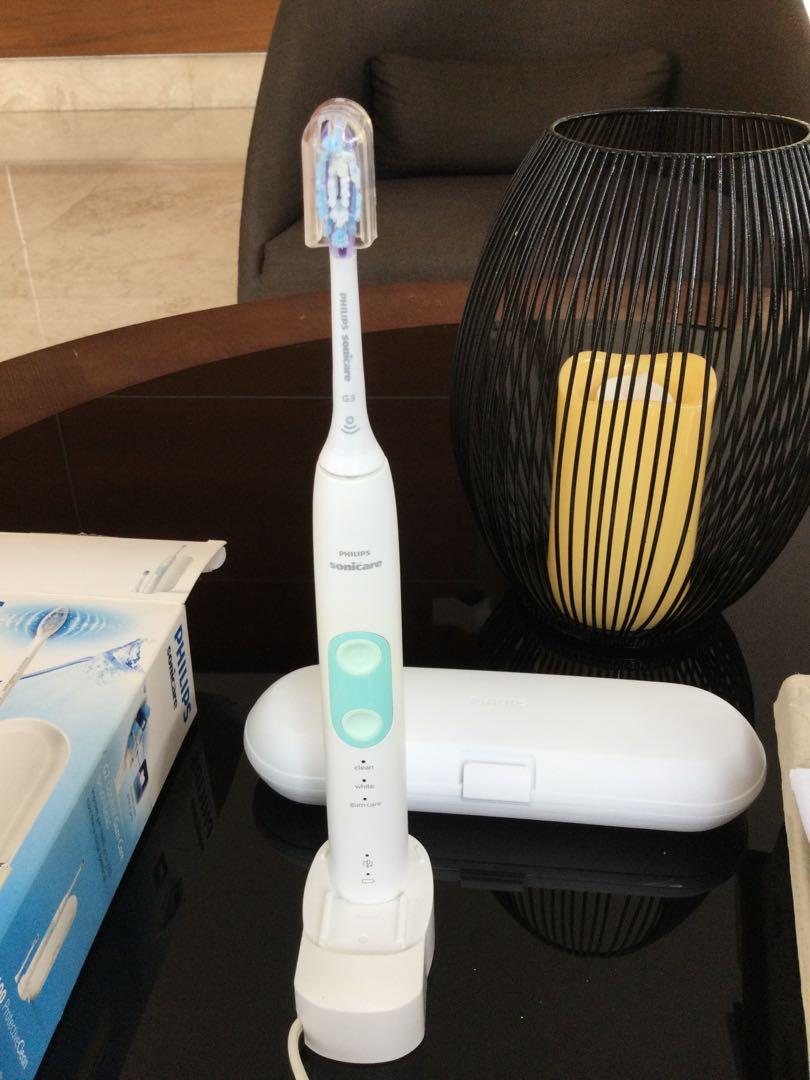 PHILIPS SONICARE 5100 electric toothbrush (Category: Oral Care) located in Makati City. Submitted by keiishall (Listing ID 1176337373, Image 2). Description: 5100 protective clean gum health advance sonic technology , with one free toothbrush head, bought from Lazada 6k+, with new and unused toothbrush head.