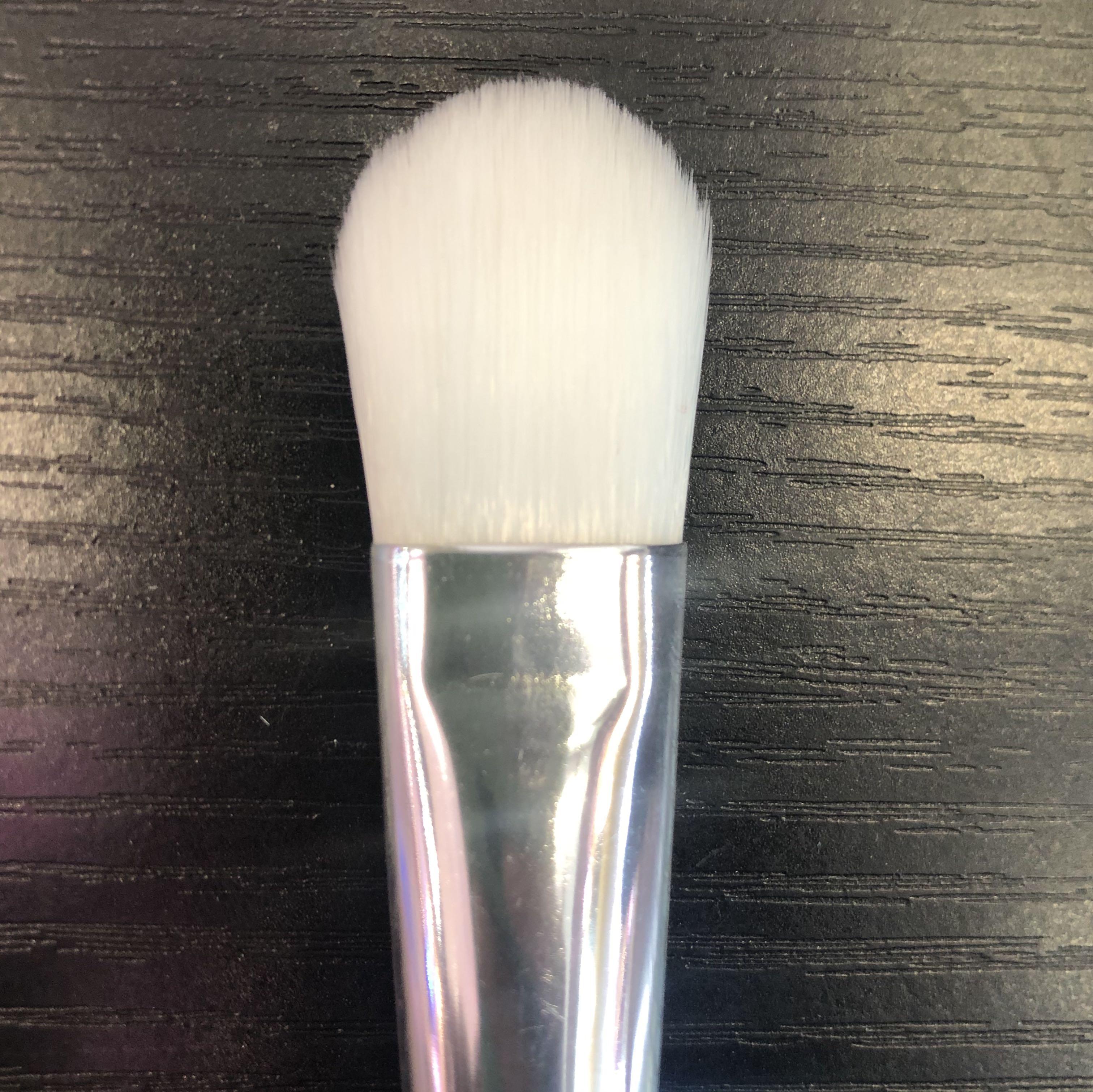 SD-2056 Single Makeup Spoon Brush White Angled Flat Foundation (Category: Makeup) located in Mandaluyong City. Submitted by gladkingphilippines (Listing ID 1176371205, Image 3). Description: .