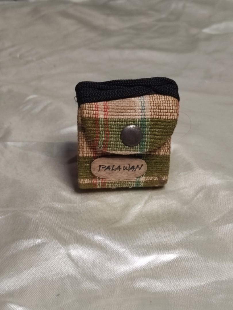 small wallet from palawan (Category: Luxury Bags & Wallets) located in General Trias. Submitted by aireesh00 (Listing ID 1176323167, Image 2). Description: ✨Bought it from palawan around 120+ ✨perfect souvenir ✨MOP: Gcash Only ✨Yes to shopee checkout for sf only.