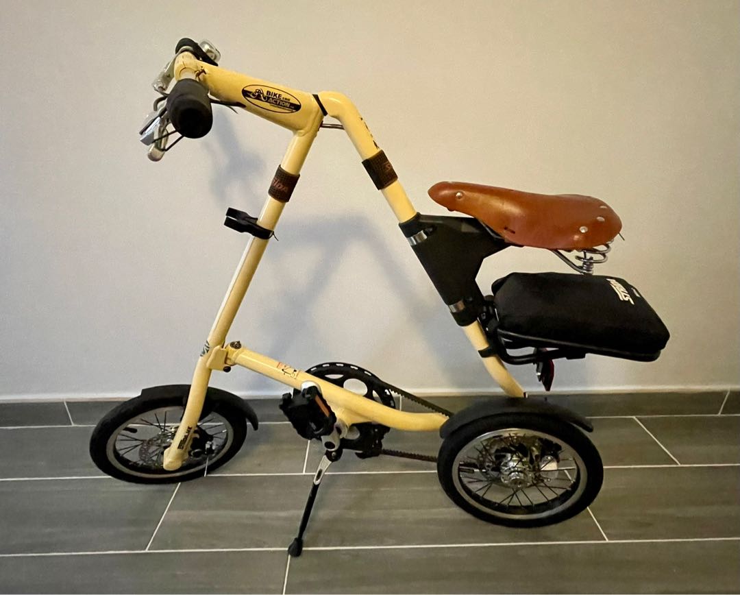 changing road bike tube