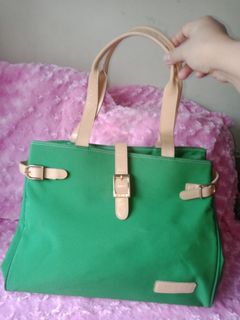 (Kategori: ) berada di . Dikirim oleh Meiriyanty (ID iklan 1176295640, Gambar 1). Deskripsi: .