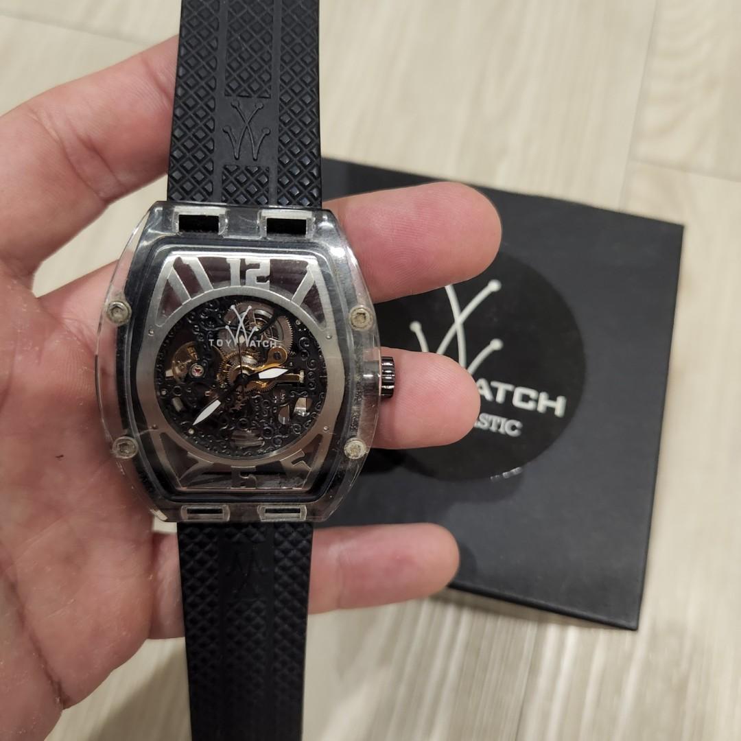 Toy new arrivals watch skeleton