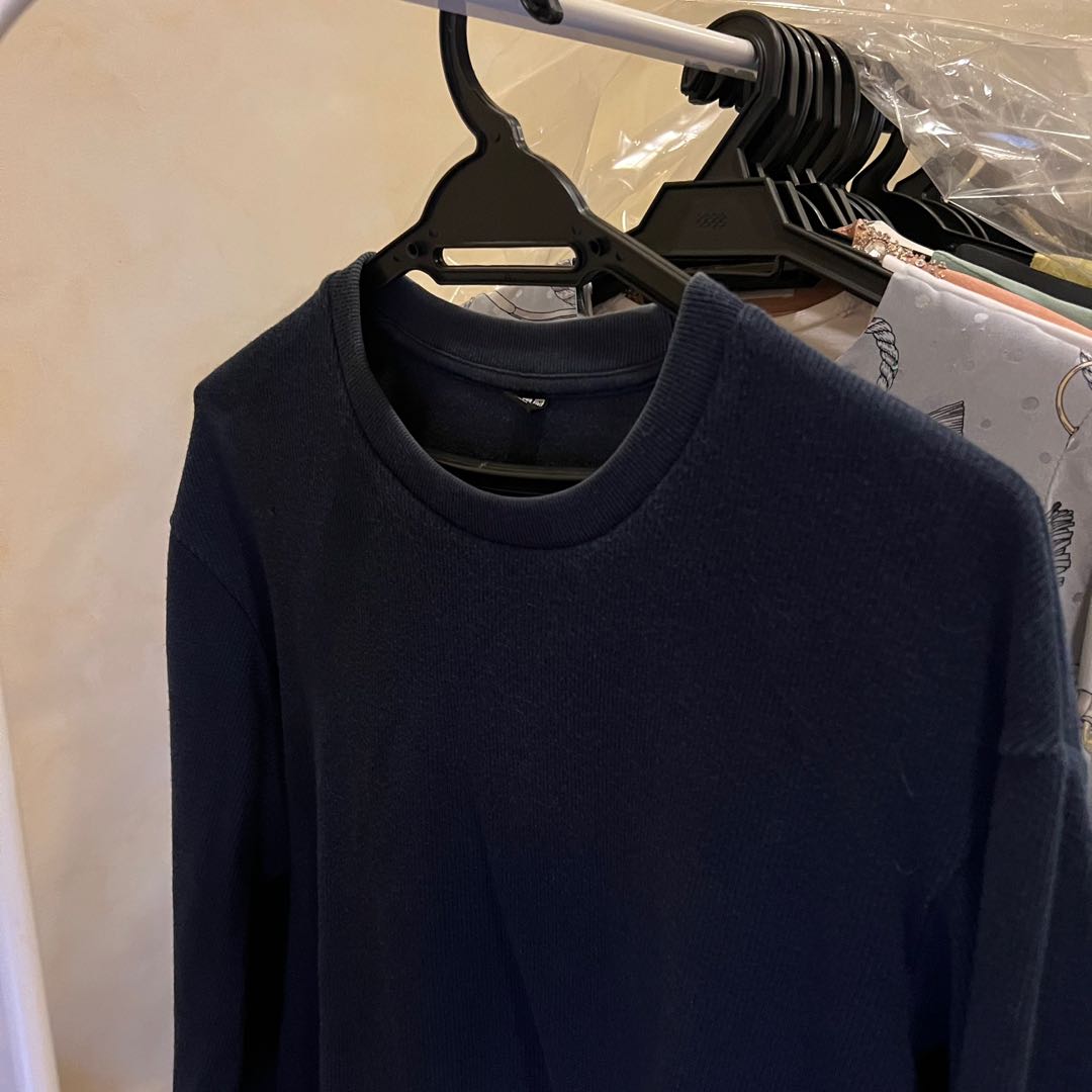 Uniqlo sales navy sweater