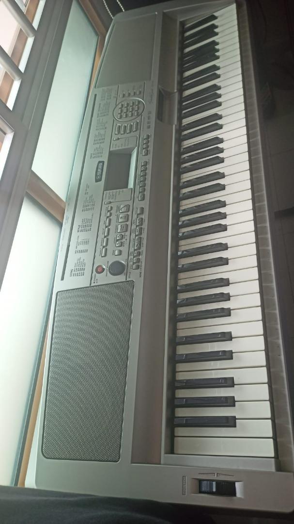 Yamaha Portable Grand DGX300 Keyboard, Hobbies & Toys, Music & Media