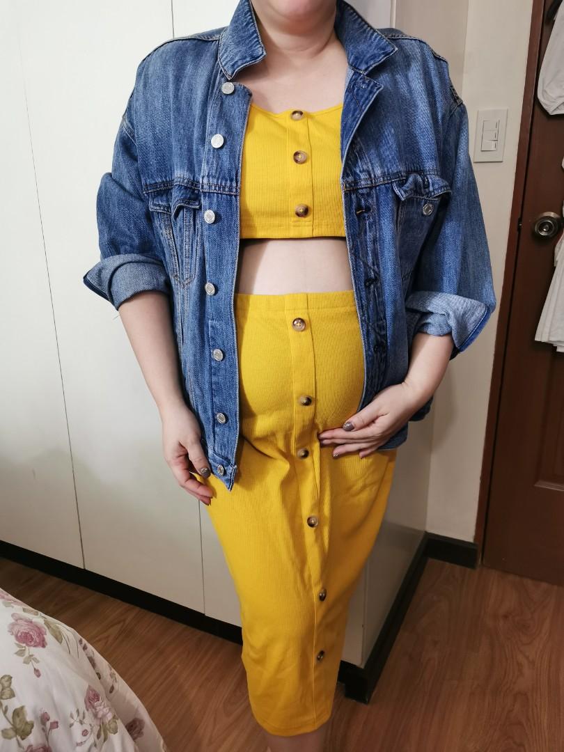 Yellow Crop Top & Skirt Coordinates Set x Maternity (Category: Sets or Coordinates) located in San Juan City. Submitted by fabfindsmanila (Listing ID 1176353909, Image 2). Description: 💜 Selling this cropped tank top and skirt coordinates/set. Comes in loveluly bright yellow color. Best for maternity wear as the skirt is adjustable. SUPER PRETTY IN ACTUAL 💜 Jacket in photo for styling only 💜 💜 Used only for fitting 💜 Size XL. See photo for m