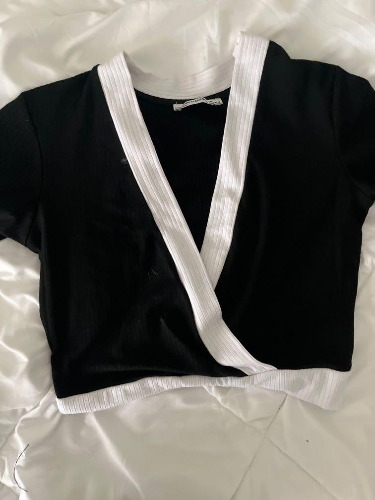 Zara lowneck top (Category: Blouses) located in Muntinlupa City. Submitted by usg13 (Listing ID 1176302085, Image 1). Description: Super cute when worn ask me for more pics.