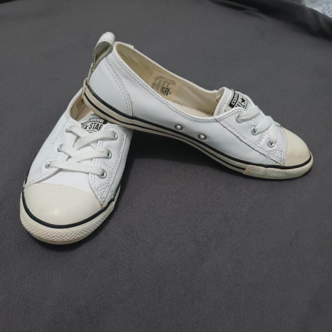Adidas white shoes, Women's Fashion, Footwear, Sneakers on Carousell