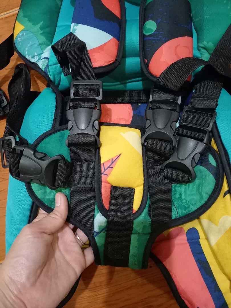 Car seat cushion (Category: Car Seats) located in Valenzuela. Submitted by hannagsells (Listing ID 1181846089, Image 3). Description: car seat cushion.