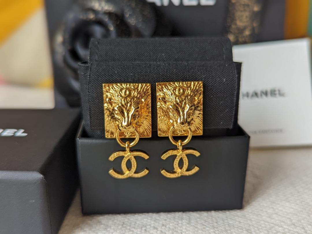 Chanel lion earrings top