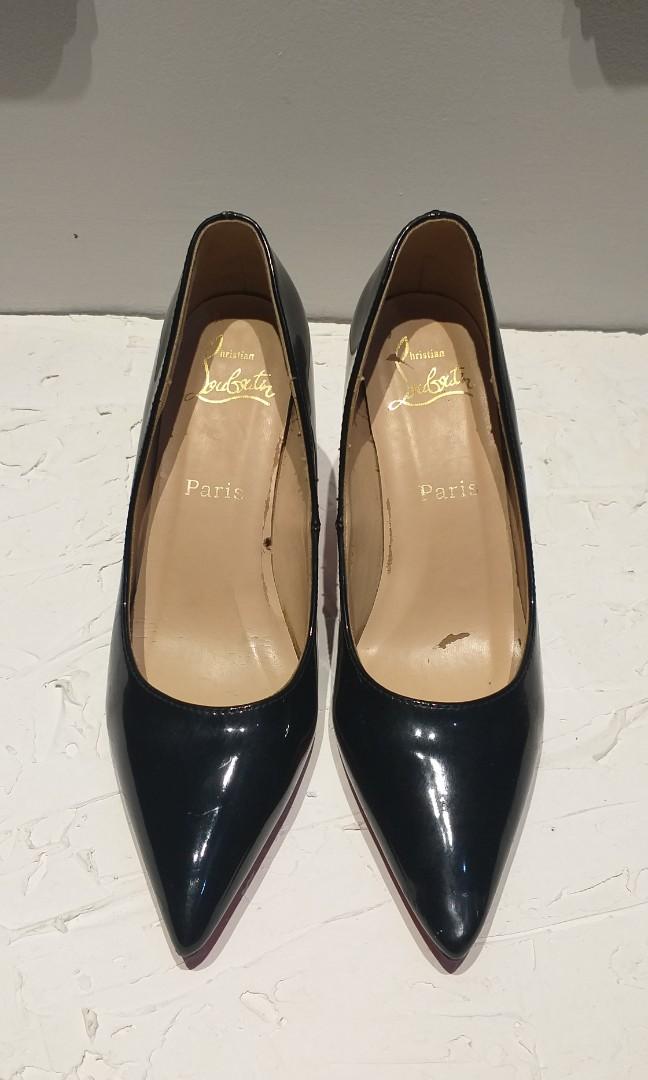 Christian byild sales louboutin apostrophy