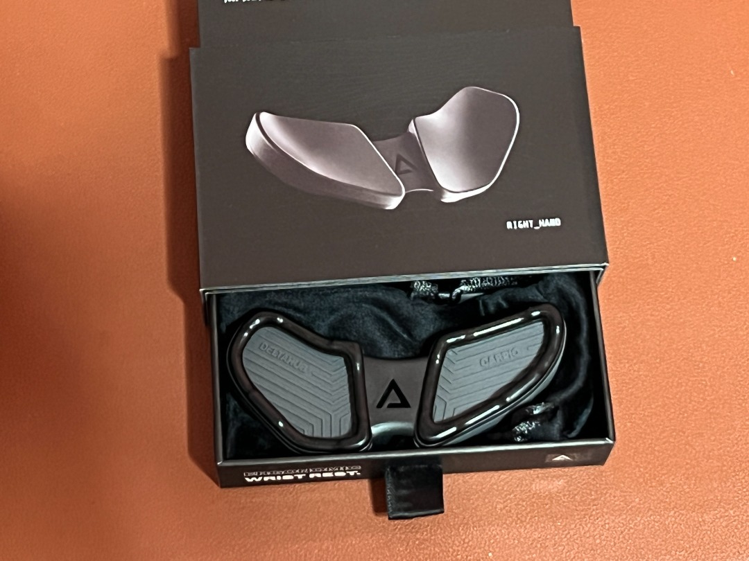 DELTA HUB WRIST REST 2.0, Computers & Tech, Parts & Accessories, Other