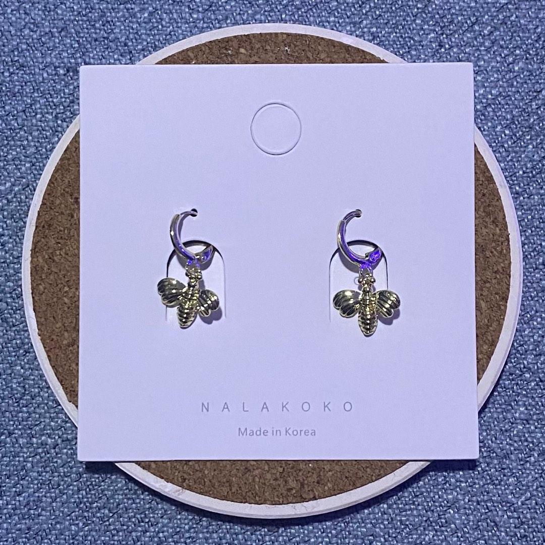 Gold bee cheap hoop earrings