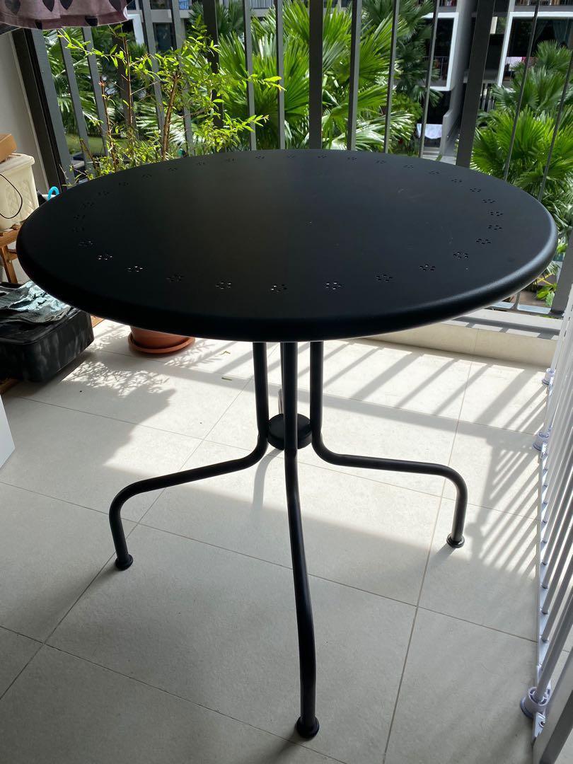 Lacko shop ikea table