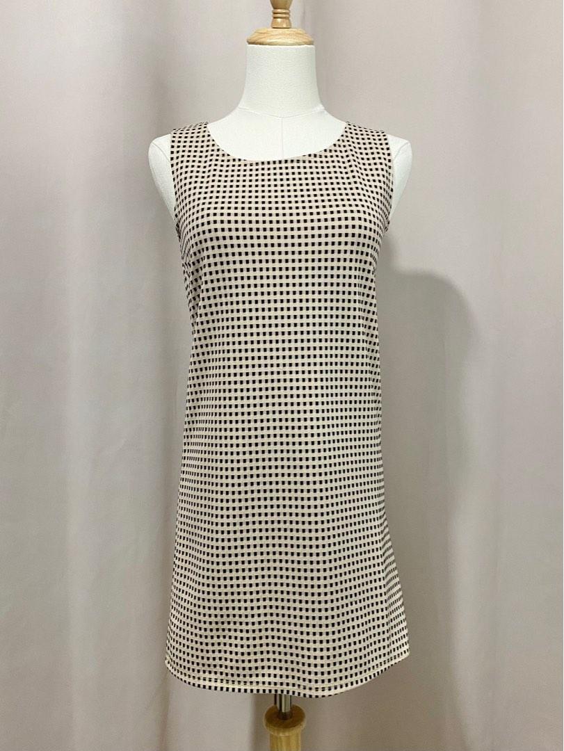 Khaki Sleeveless Dress (Category: Dresses) located in Marikina City. Submitted by graciaaaa_ (Listing ID 1181823789, Image 3). Description: Size: Small Guaranteed premium quality fabric Mannequin size: Shoulder: 15.4 in Bust: 33 in Waist: 28 in Hips: 35 in You may also check our fb page Love, Alí Wear for more 🤍.