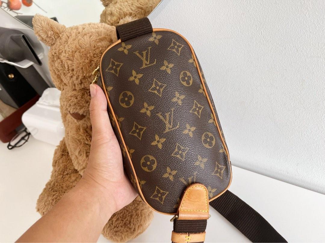 Louis Vuitton LV Vintage Pochette Gange Crossbody Bag, Luxury, Bags &  Wallets on Carousell