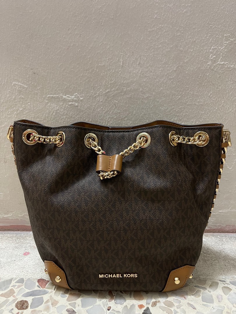 Michael Kors Brown Alanis Medium Logo Bucket Bag, Luxury, Bags & Wallets on  Carousell