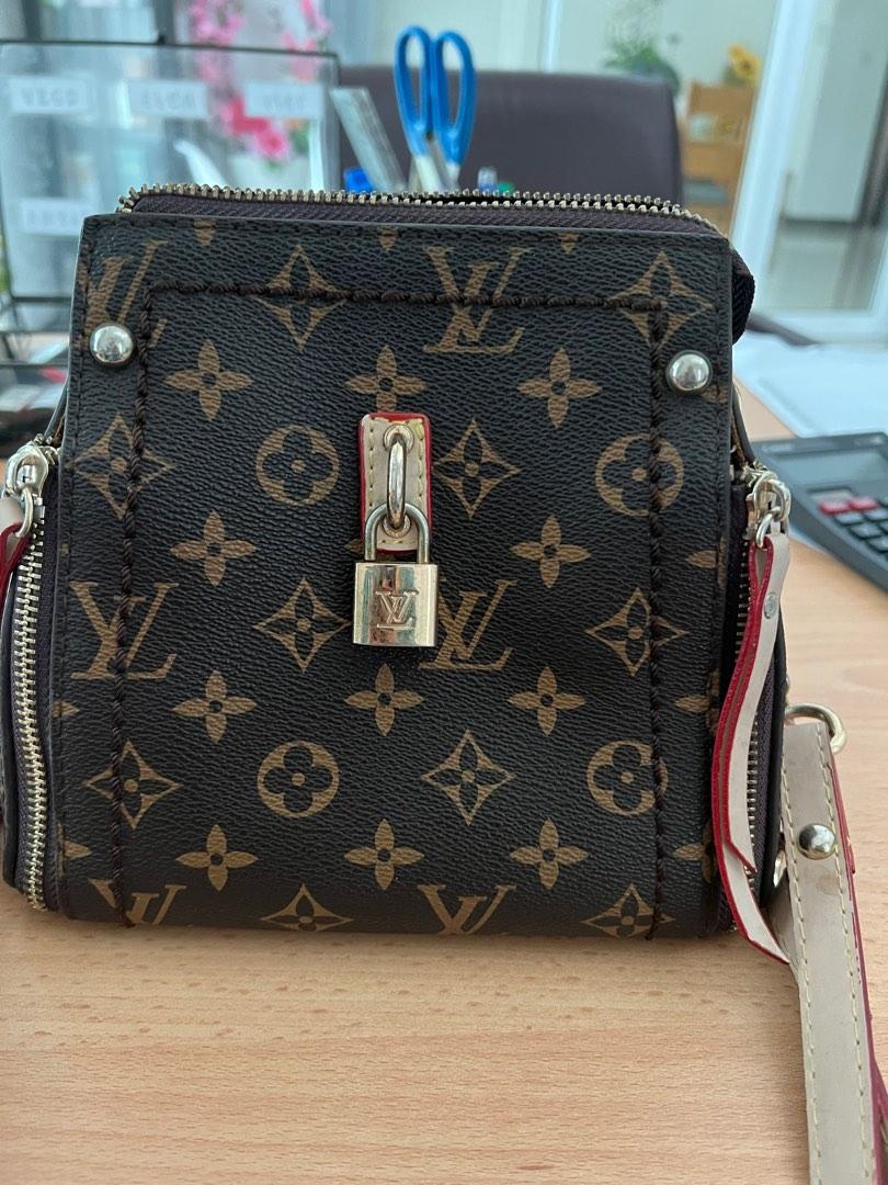 Mini shoulder bag lv outlet