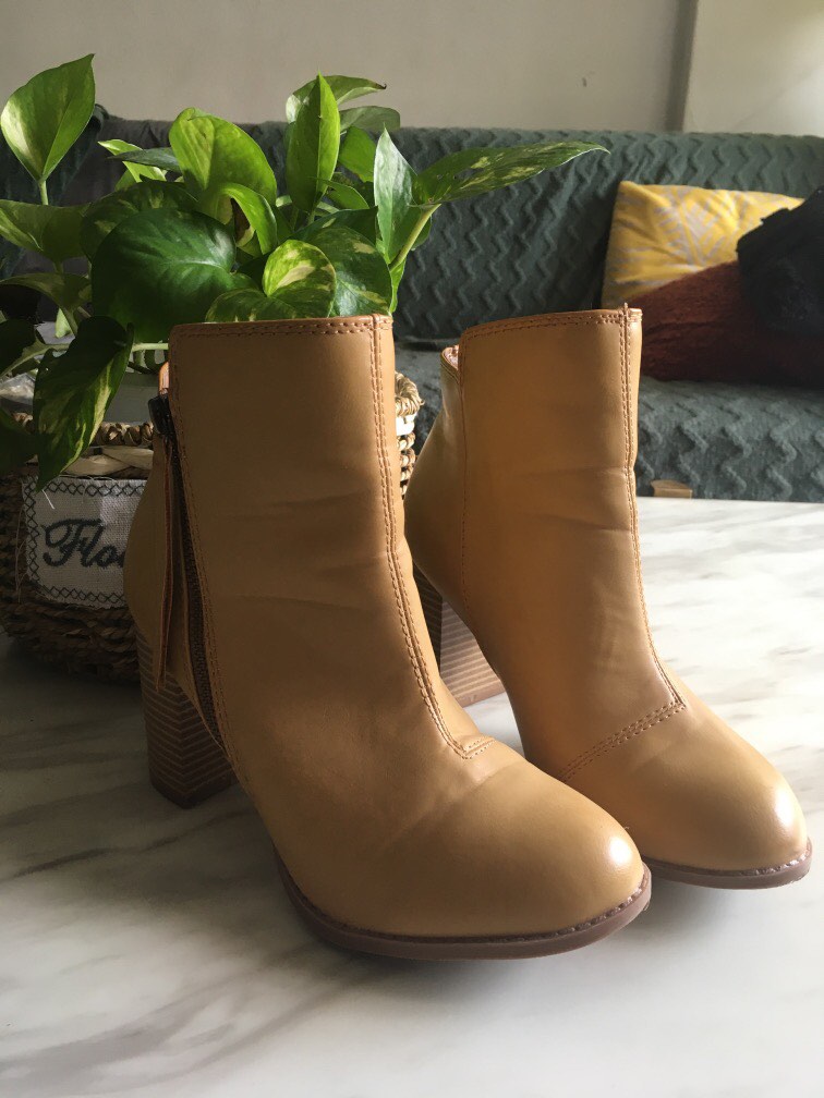 mustard coloured boots