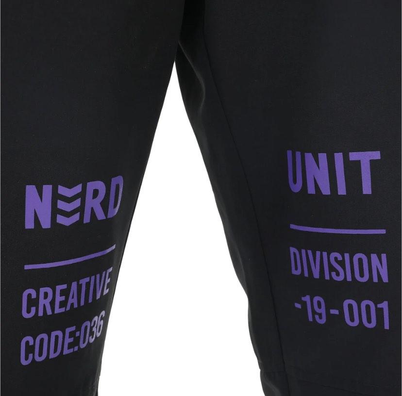 NERDUNIT Create pants (Category: Trousers) located in Kuala Lumpur. Submitted by remy_zero (Listing ID 1181836660, Image 2). Description: Cond 10/10 like new Size M Manual Waist 33”-34” Length 37”.