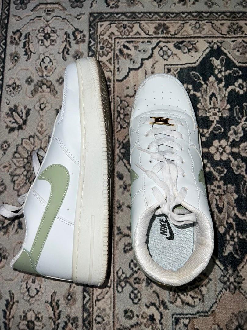 womens nike trainers mint green