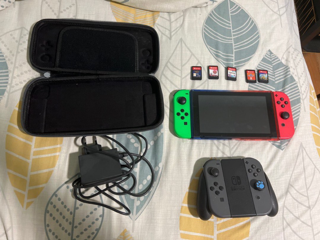 Nintendo switch V1 with Games, Video Gaming, Video Game Consoles