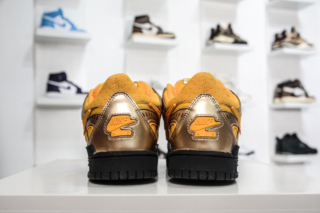 Off-White™ x Nike Air Rubber Dunk “University Gold” (2020) CU6015-700